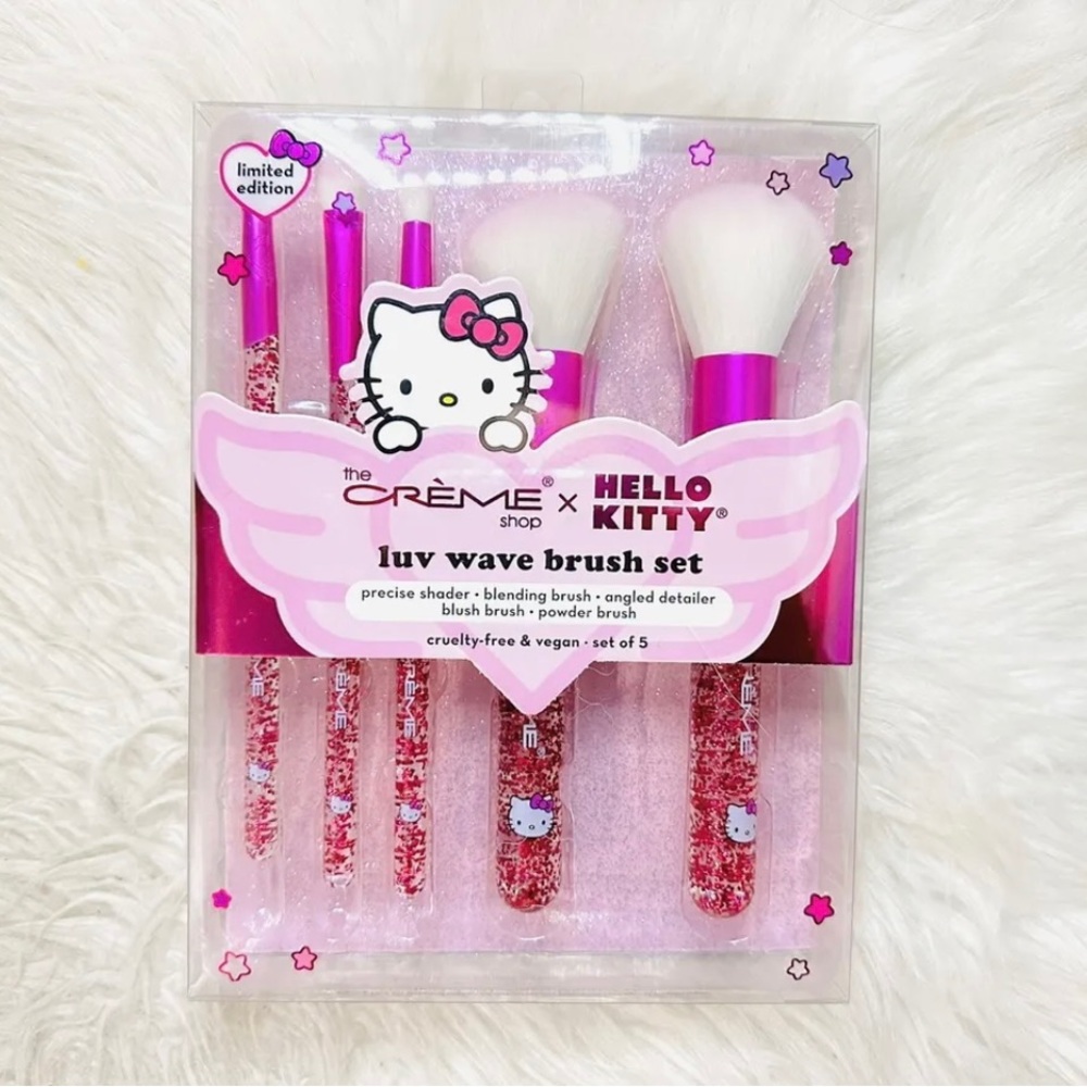 The Crème Shop x Hello Kitty Brush Set